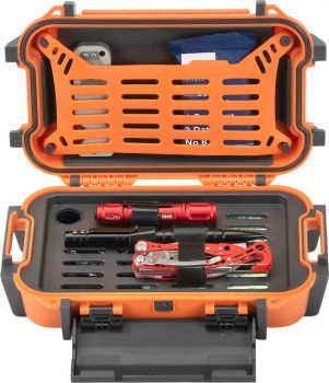 PELI R40 orange geöffnet mit Inhalt